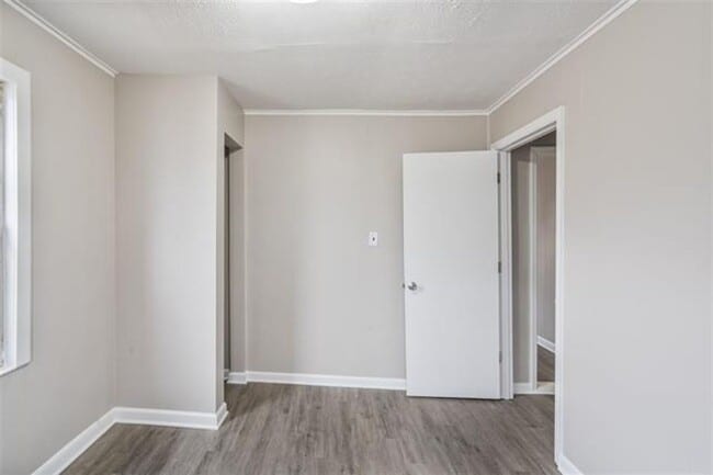 Building Photo - 229 Eastview Dr