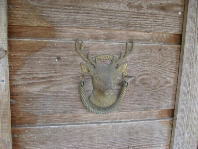 Building Photo - 169 Pine Song
