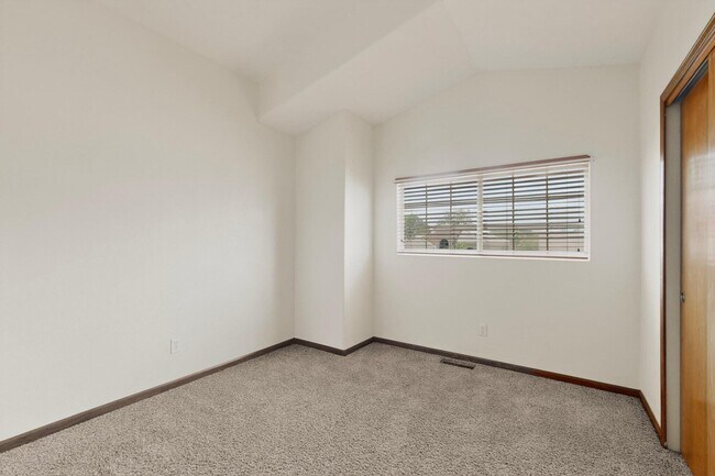 Building Photo - 8908 Henriette Wyeth Dr NE
