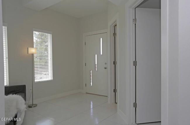 Building Photo - 5545 Buckley Dr