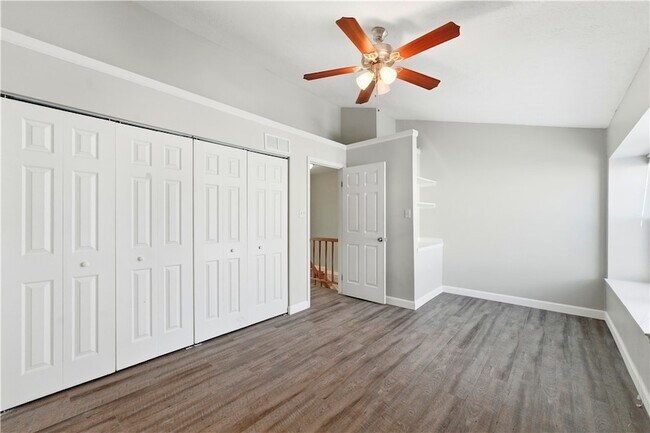 Building Photo - 217 Clearbrook Ct