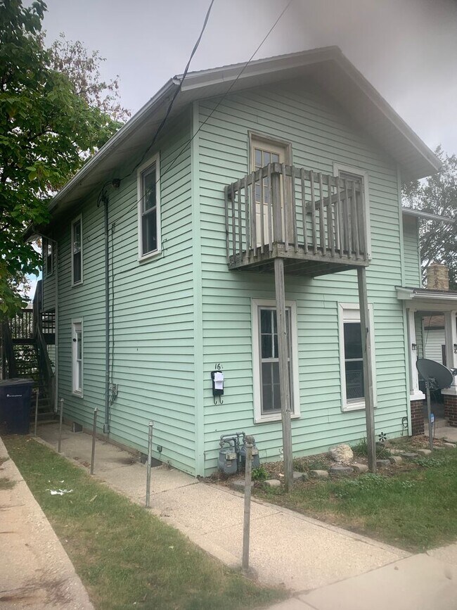 Building Photo - 16 N Washington St