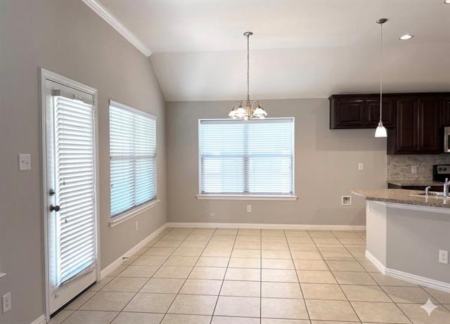 Building Photo - 217 Creekwood Dr