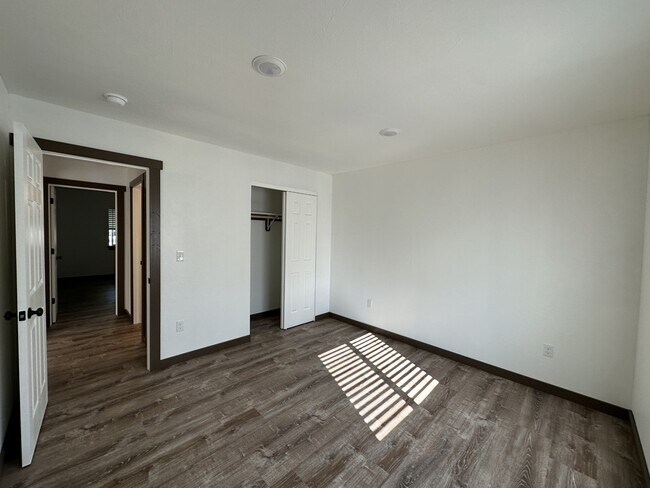 Building Photo - 410 N Madison St