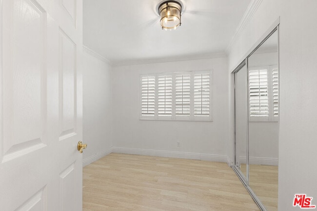 Building Photo - 745 Oxford Ave