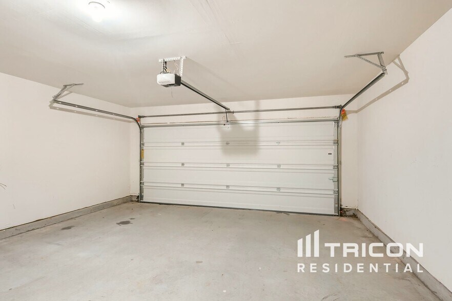 Building Photo - 1348 Renoir Dr