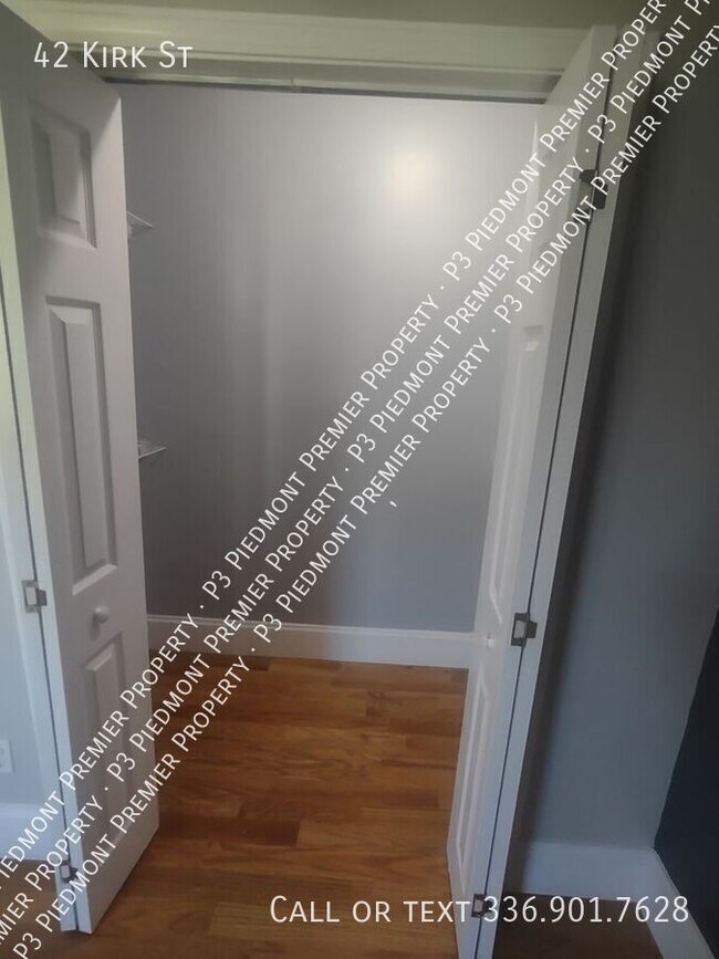 Building Photo - 42 Kirk St