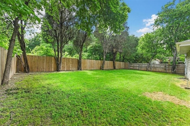 Building Photo - 6209 Calmont Ave