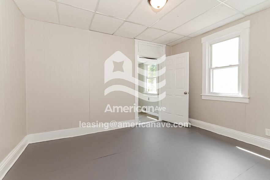 Building Photo - 2220 Grand Ave