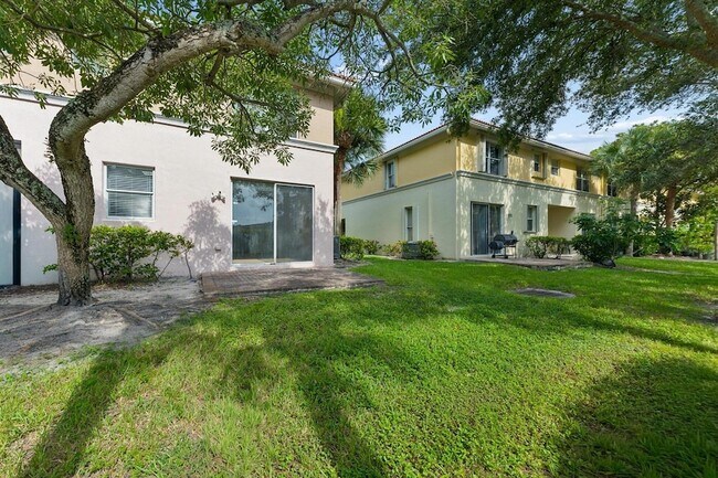 Building Photo - 402 Seminole Palms Dr