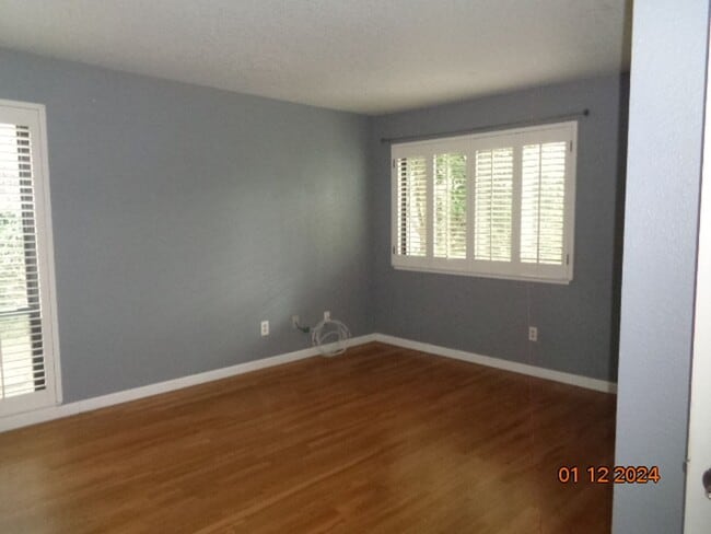 Building Photo - 1250 Redwood Ct