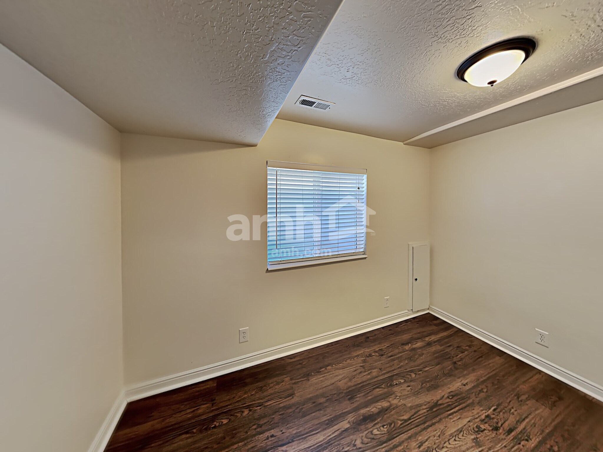 Building Photo - 368 W 13165 S