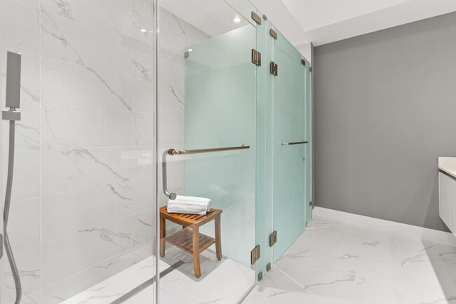 Building Photo - 3100 N Ocean Dr