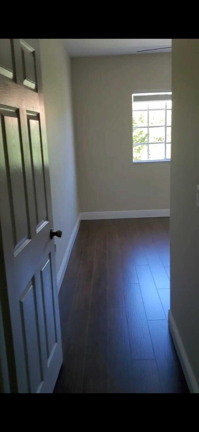 Building Photo - 5032 SE Mariner Garden Cir