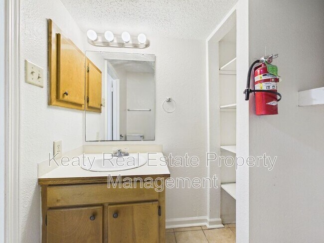 Building Photo - 202-3 Elk's Cove