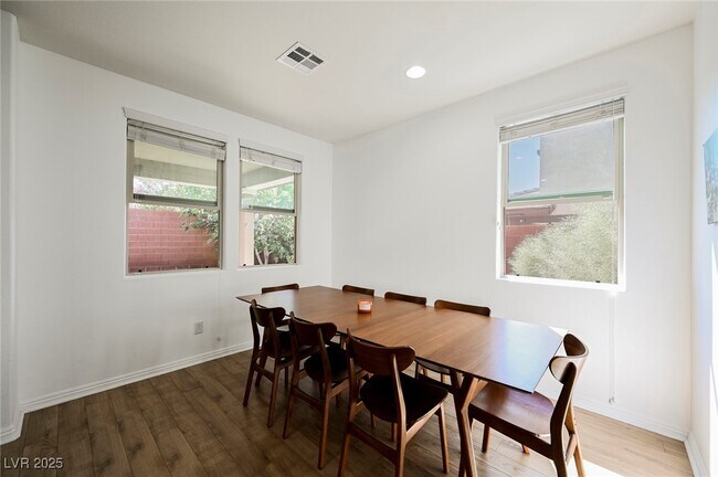 Building Photo - 5484 Sentinel Point Ct