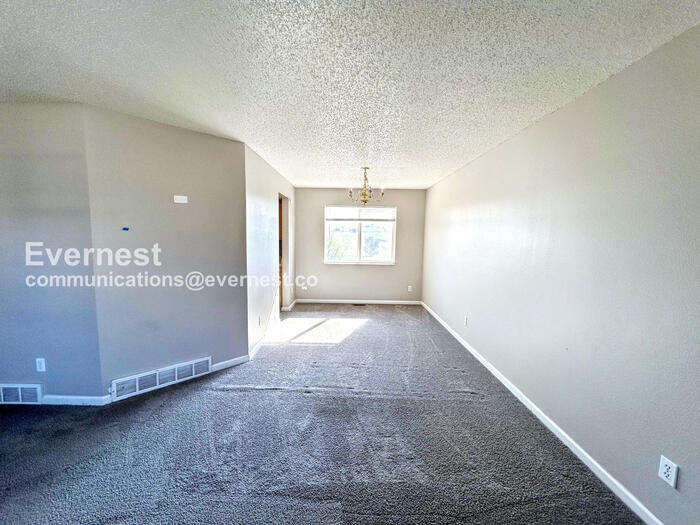 Building Photo - 663 Seawell Dr