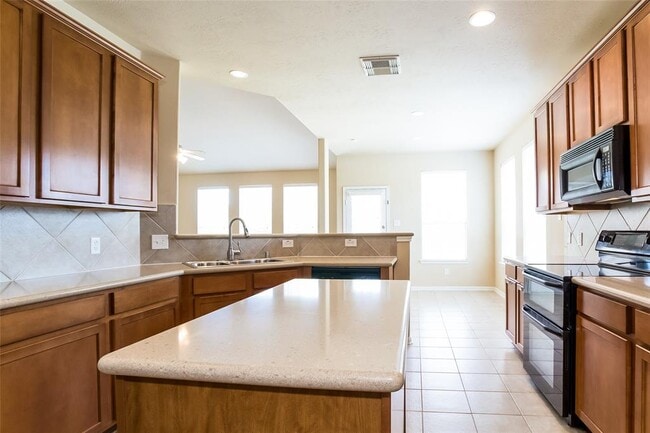 Building Photo - 15015 Misty Stone Ct