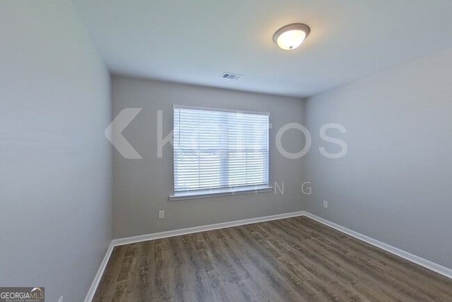 Building Photo - 203 Western Red Cedar Dr