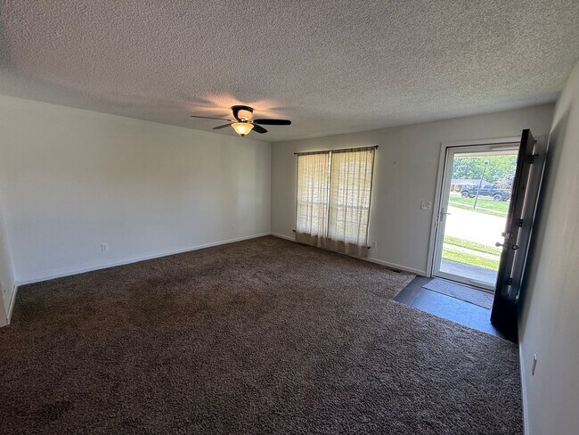 Building Photo - 5360 Glencullen Way
