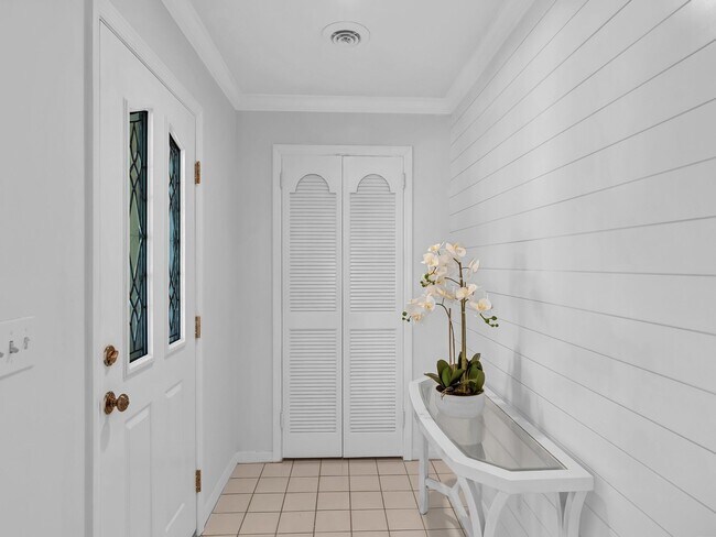 Building Photo - 1425 Treasure Cove Ln