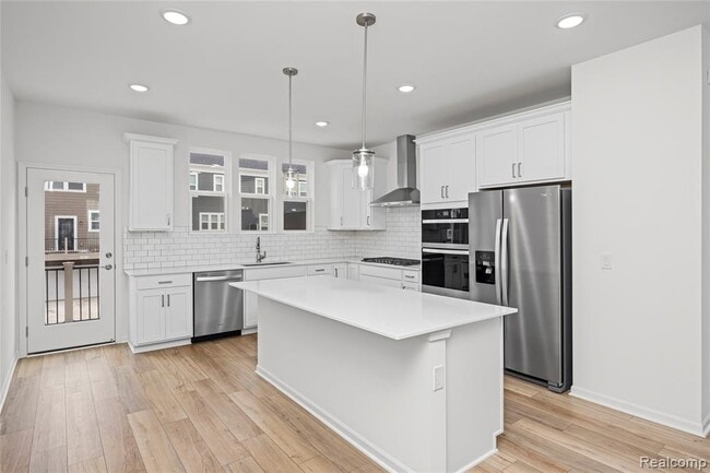 Building Photo - 43071 Atwood Ave