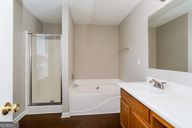 Building Photo - 1607 Thornwick Trace