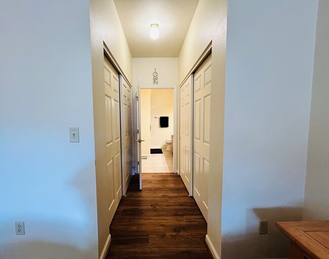 Building Photo - 900 S Meadows Pky