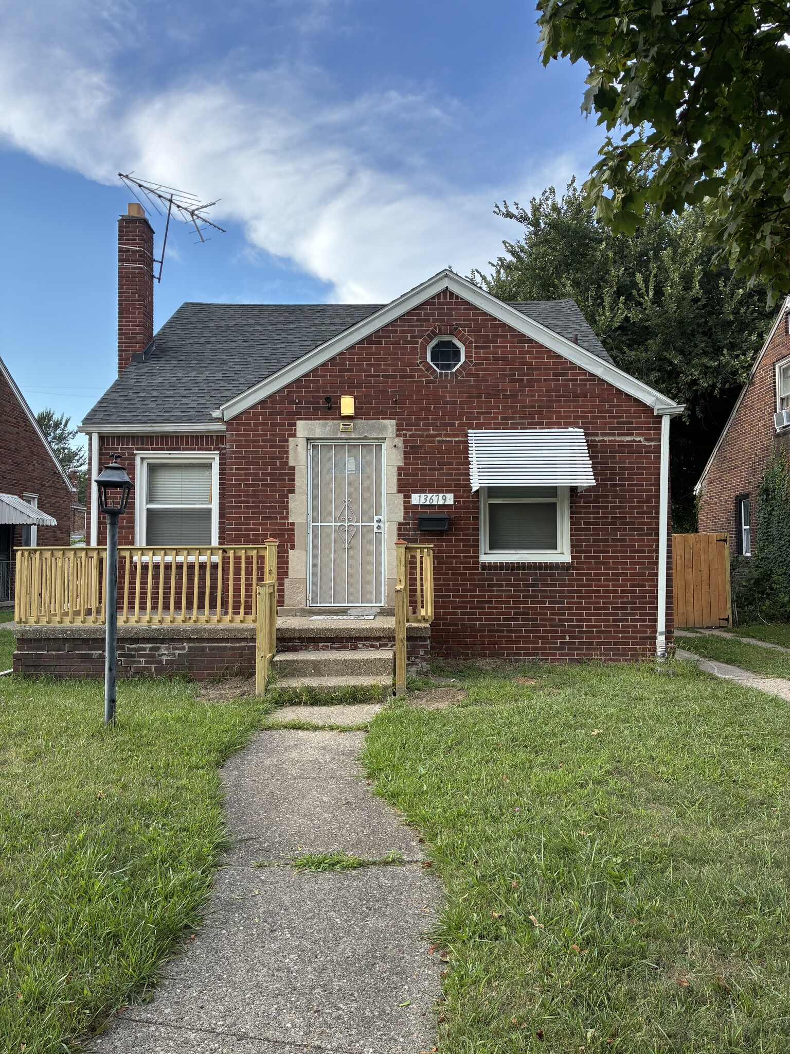 Building Photo - 13679 Bringard Dr
