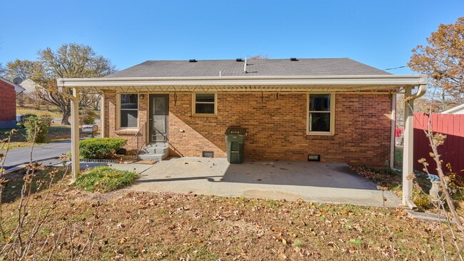 Building Photo - For Rent: 3BR, 1 1/2BA house (Please speak with us before applying.)