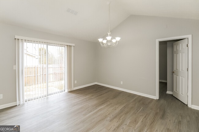 Building Photo - 358 Autumn Lake Dr