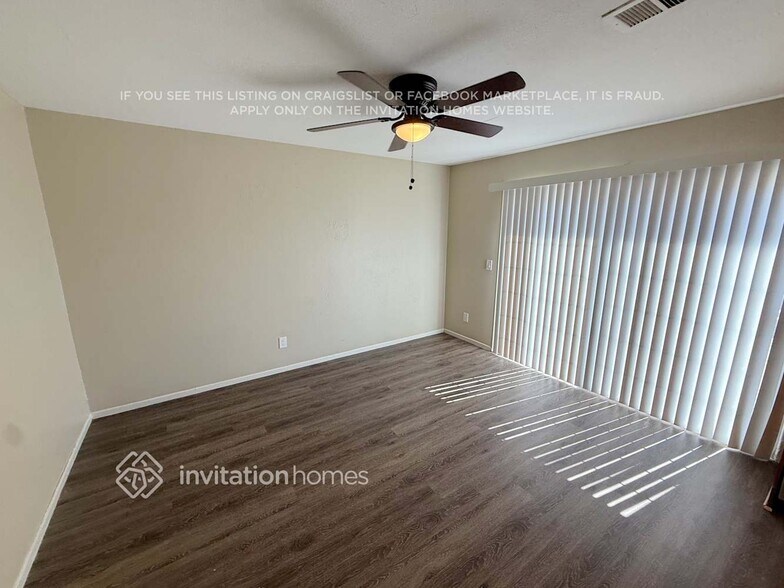 Building Photo - 748 E Turmont St