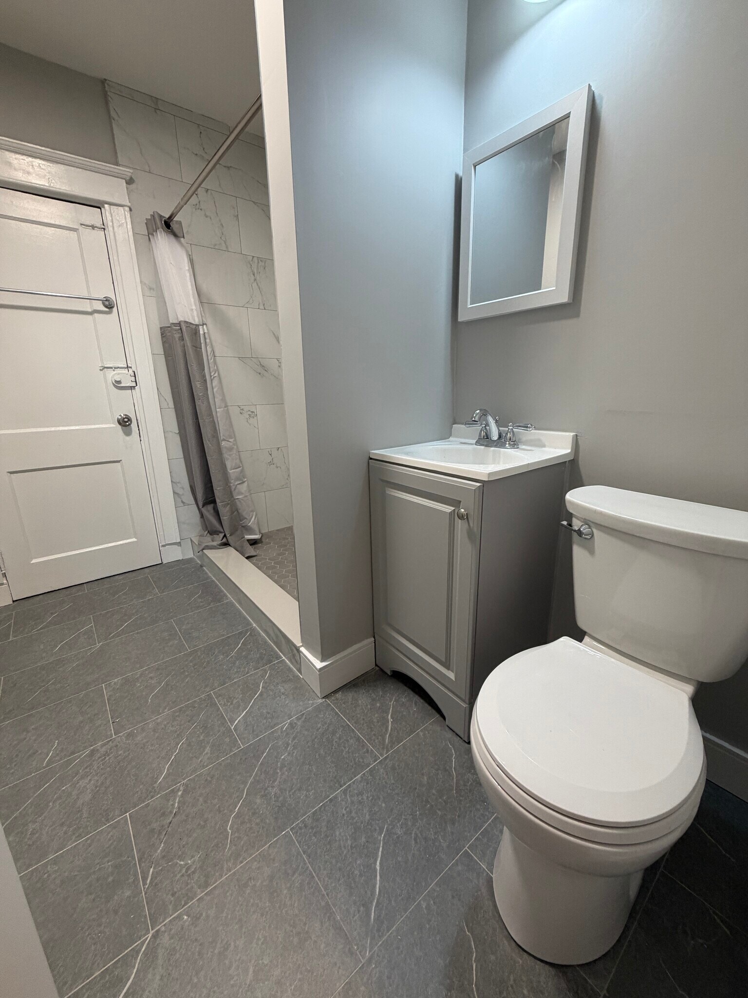 Building Photo - 376 Riverway