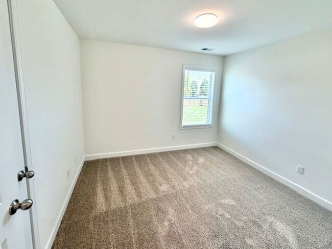 Building Photo - Now Leasing a Brand New 4-bedroom 2.5 bath home.