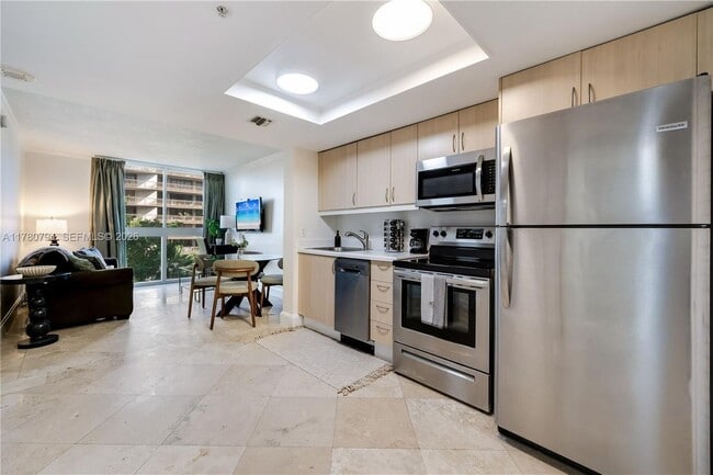 Building Photo - 2951 S Bayshore Dr