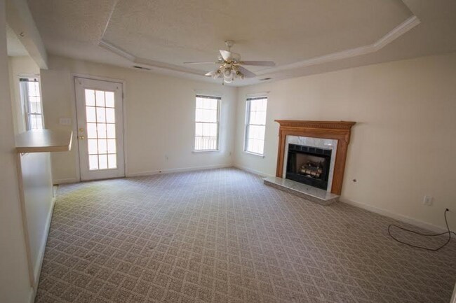 Building Photo - 4 bedroom/2.5 bathroom- Michaels Woods