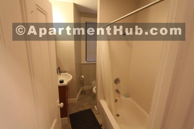 Building Photo - 1.0 bedroom in Cambridge Massachusetts 02138