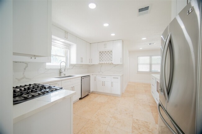 Building Photo - 4815 Caris St