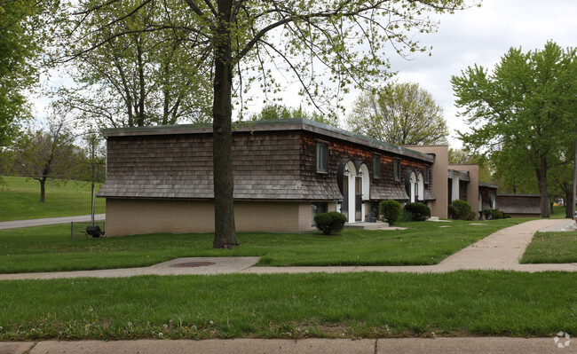 Primary Photo - North Brighton Townhouses