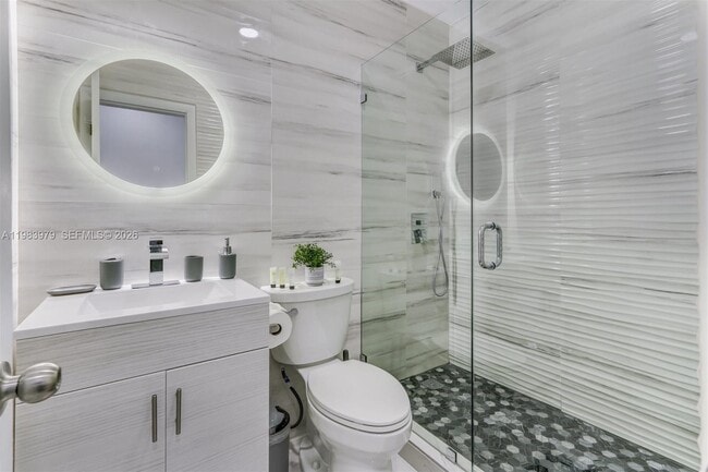 Building Photo - 980 W 45th Pl