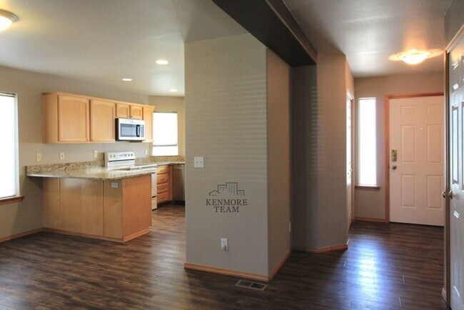 Building Photo - 4 Bedroom, 3 Bath Home in South Kennewick