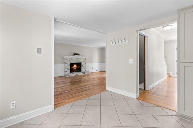 Building Photo - 1428 Brookcliff Dr