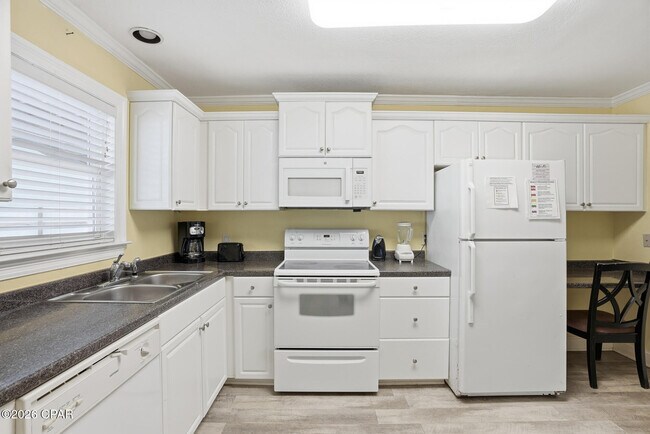 Building Photo - 5012 Gulf Dr