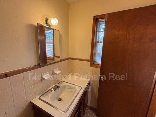 Building Photo - 259 Oswichee Rd