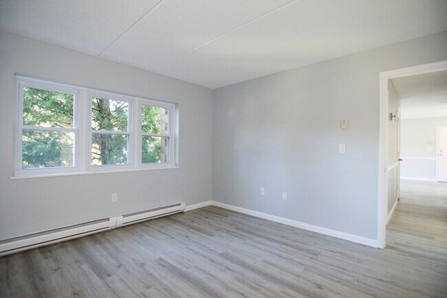 Building Photo - 22 Maple Crest Cir