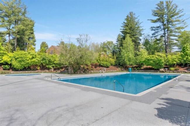 Building Photo - 102 Boulder Ridge Rd