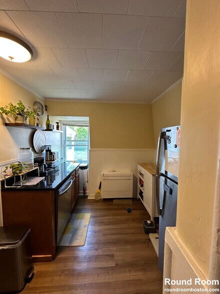 Building Photo - 282 Summer St