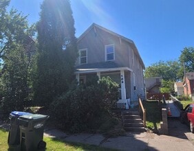 Building Photo - 105 9th St
