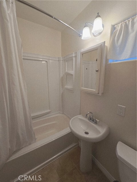 Building Photo - 515 S Helberta Ave