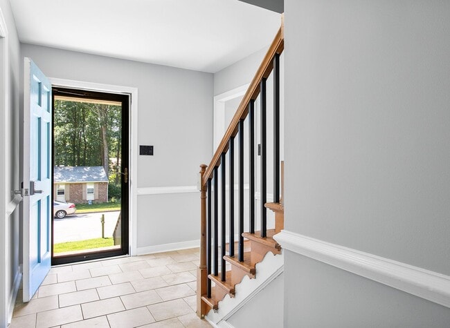 Building Photo - $2,500 / 3 br / 3 ba / 1,750 sqft